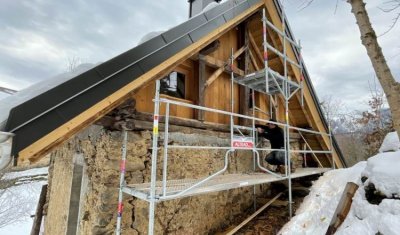 Rénovation complète de toiture isolée sur un petit chalet à Beaufort
